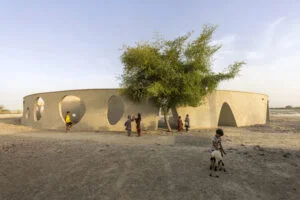 یک مدرسه کاهگلی در روستای سیدبار، نام چابهار را در معماری جهان مطرح کرد - تصویر ۳ - وبگردی