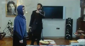 خانه واقعی رضا گلزار در فیلم توفیق اجباری؛ سفری به دکوراسیون لاکچری دهه 80 - تصویر ۶ - وبگردی
